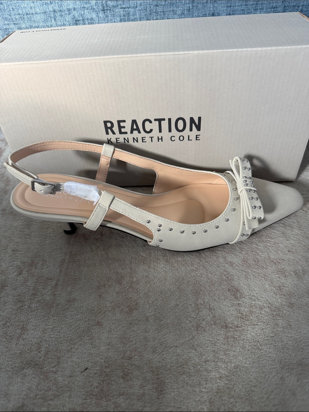 Kenneth Cole Reaction Manchester Ivory Bow Slingback Kitten Heel with Studs